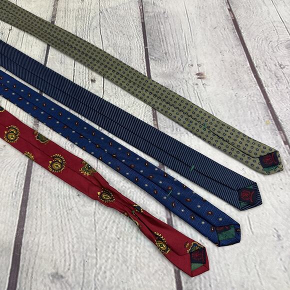 Lot of 4 Tommy Hilfiger USA Ties All Silk Red Gold Green Grey 3.5-4" - Picture 4 of 5